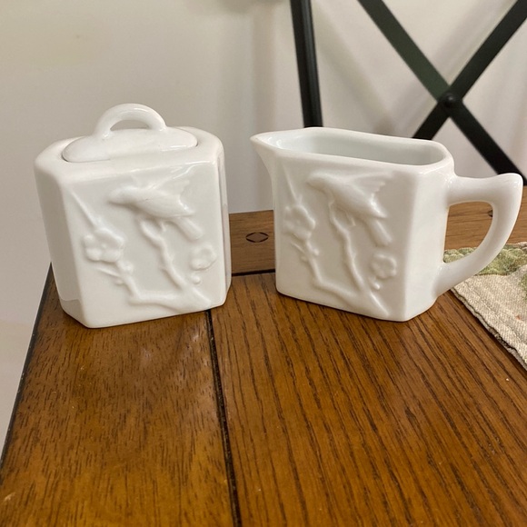 Rosanna White Teapot with matching creamer and sugar bowl - Picture 3 of 5